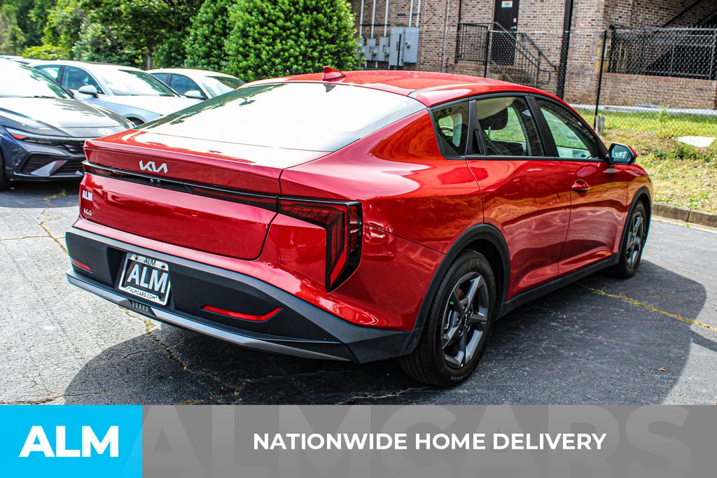 Used 2025 Red Kia LXS image 4