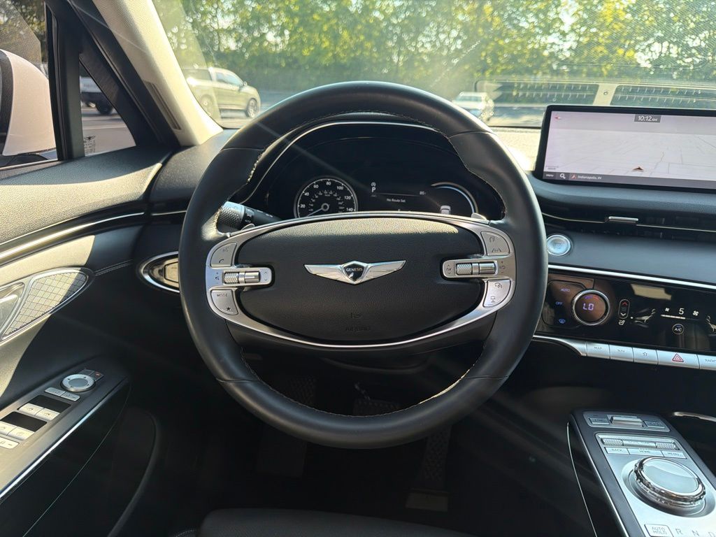 Thumbnail: 2022 Genesis GV70 - 12