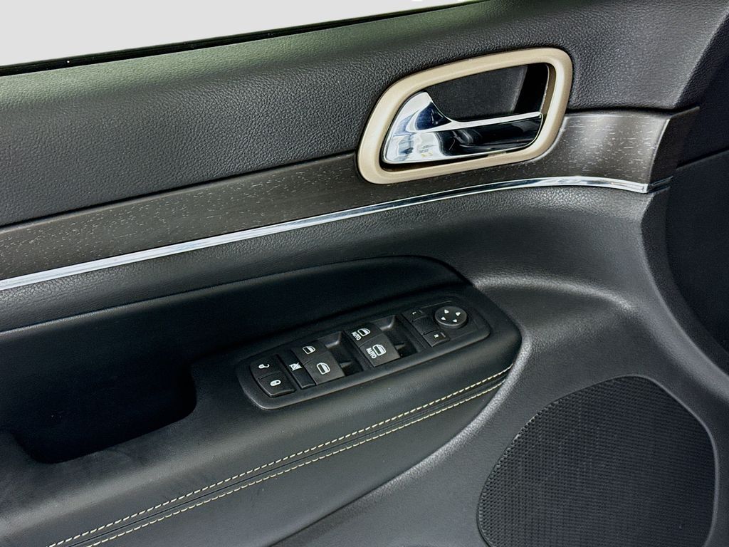 Thumbnail: 2016 Jeep Grand Cherokee - 23