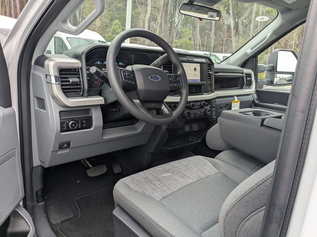 2026 Ford F-350 Super Duty XLT