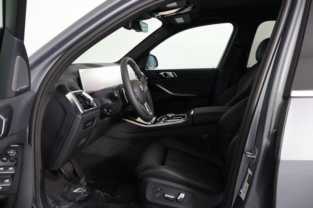 Thumbnail: 2026 BMW X5 - 5