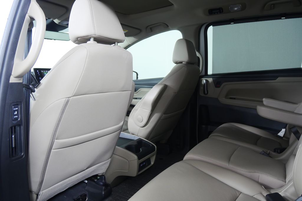 Thumbnail: 2023 Honda Odyssey - 21