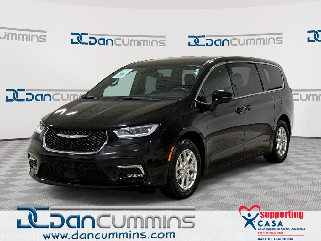 Diamond Black Crystal Pearlcoat 2025 Chrysler Pacifica Minivan Front-Wheel Drive 9-Speed Automatic