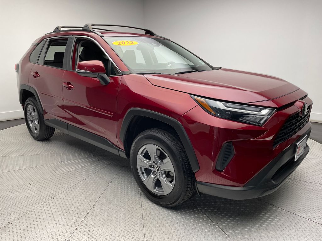 2022 Toyota RAV4 XLE 3