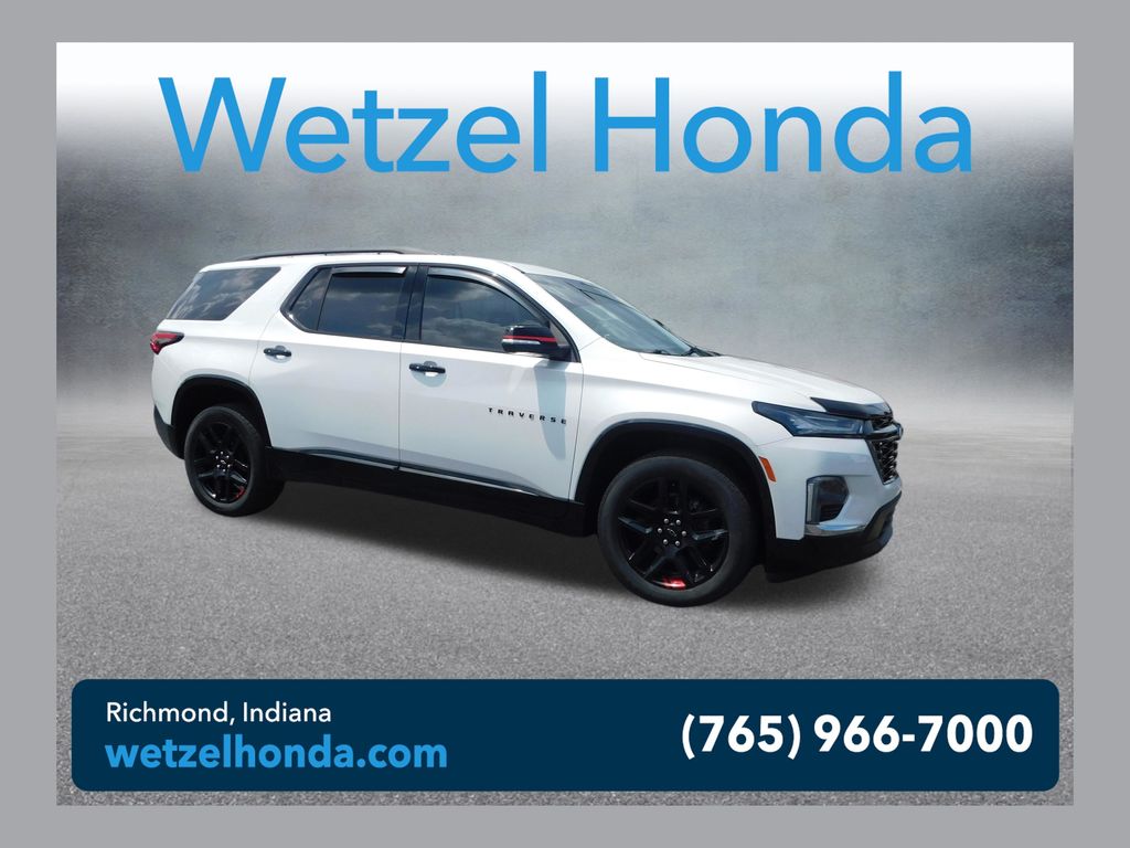 White (Iridescent Pearl Tricoat) 2023 Chevrolet Traverse SUV / Crossover Front-Wheel Drive 9-Speed Automatic