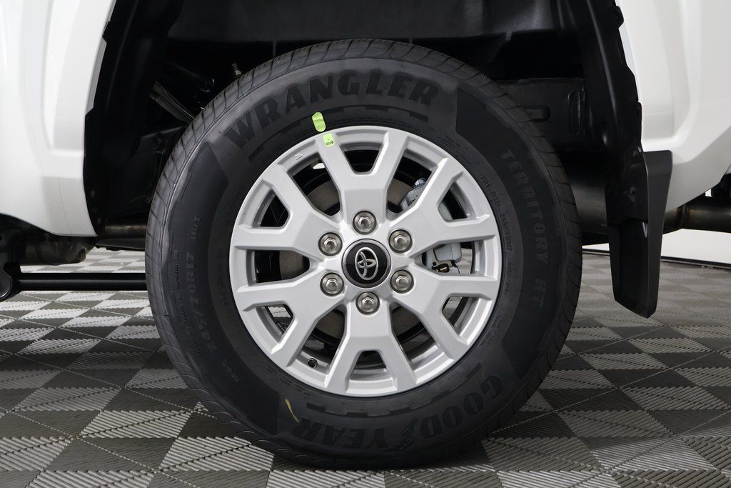 Thumbnail: 2025 Toyota Tacoma - 10