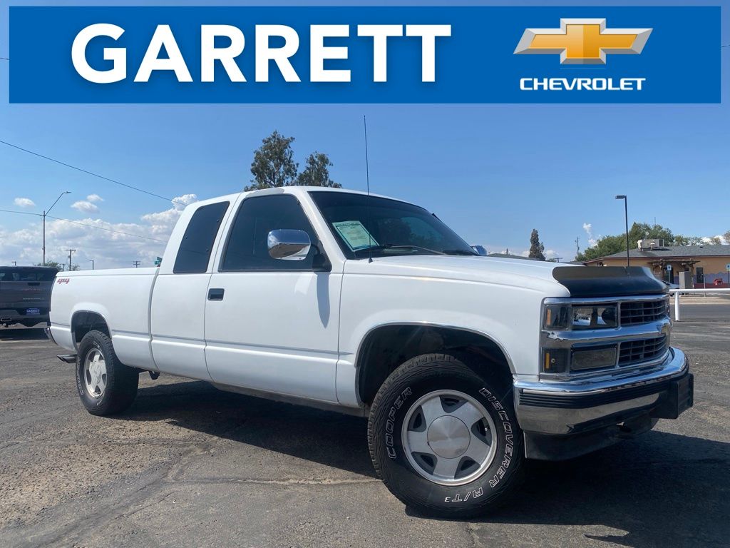 White 1990 Chevrolet C/K 1500 Pickup Truck Automatic