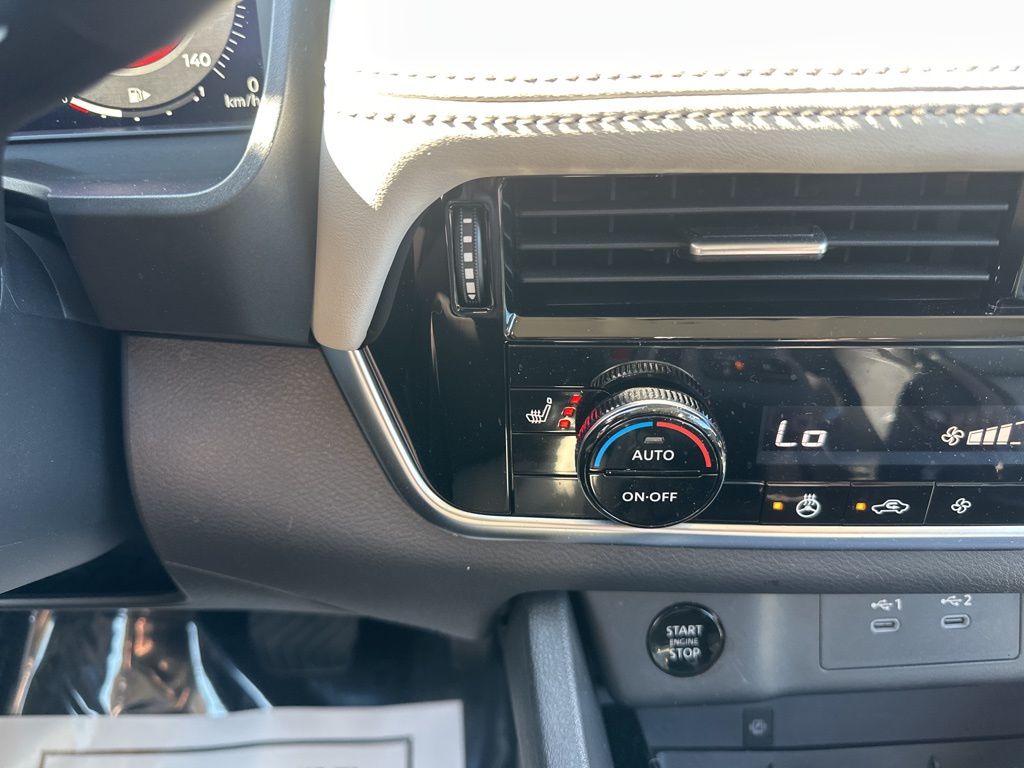 2024 Everest White Pearl Nissan Rogue SL FWD SUV
