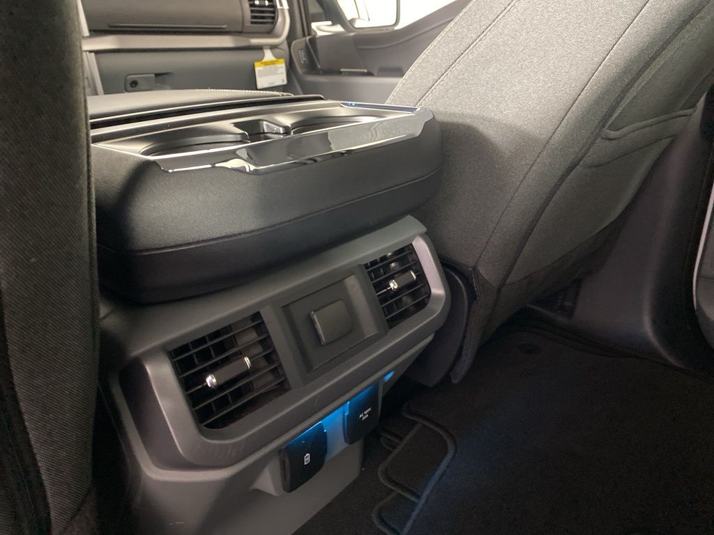 2025 Ford F-150 XLT - Photo 12