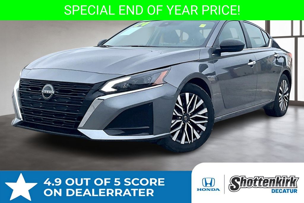 2024 Nissan Altima SV's photo