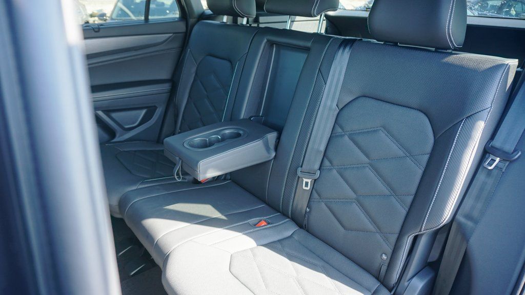 2026 Volkswagen Atlas Cross Sport SE w/Tech - Photo 9