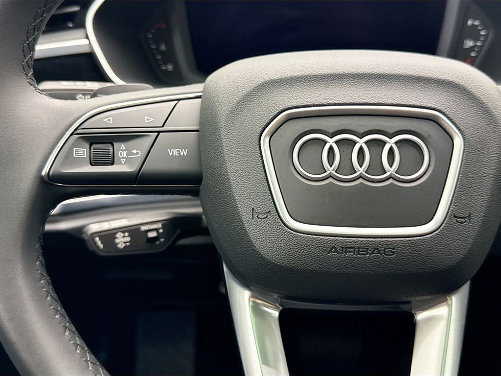 Thumbnail: 2025 Audi Q3 - 11