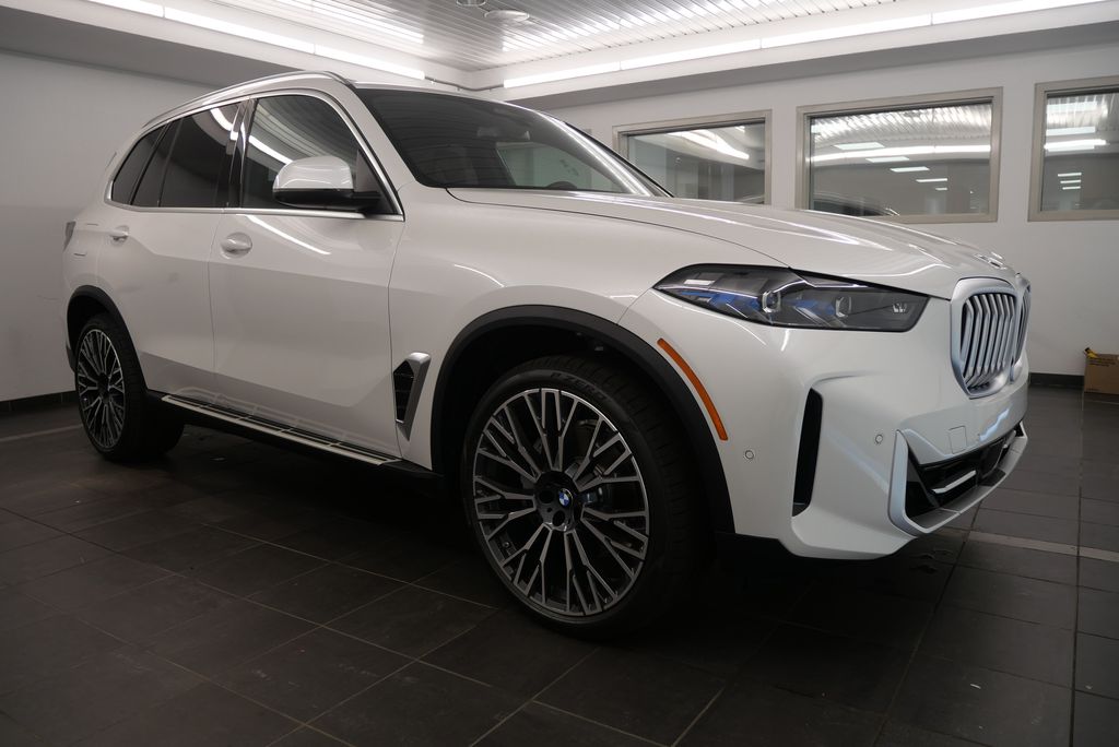 2025 BMW X5 sDrive40i 8