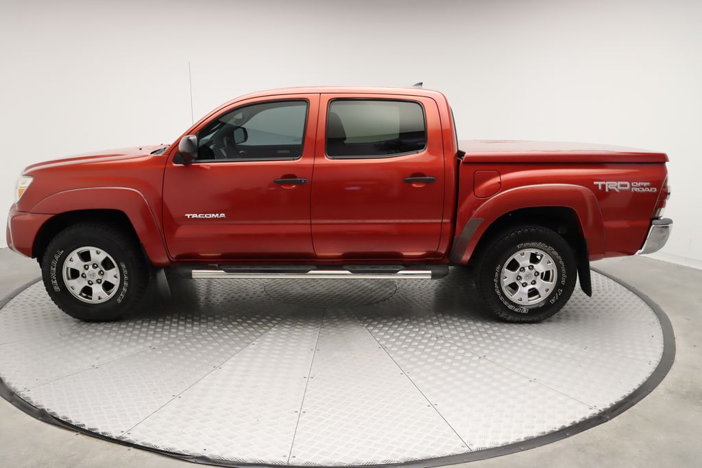 Thumbnail: 2015 Toyota Tacoma - 12