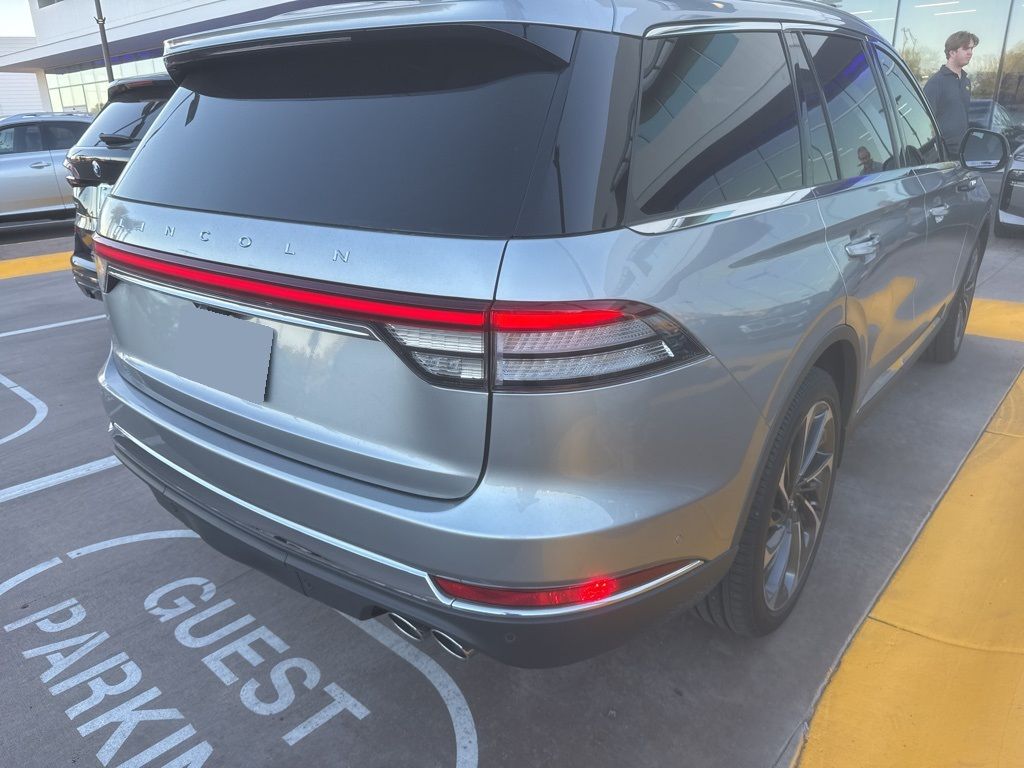 Thumbnail: 2022 Lincoln Aviator - 3