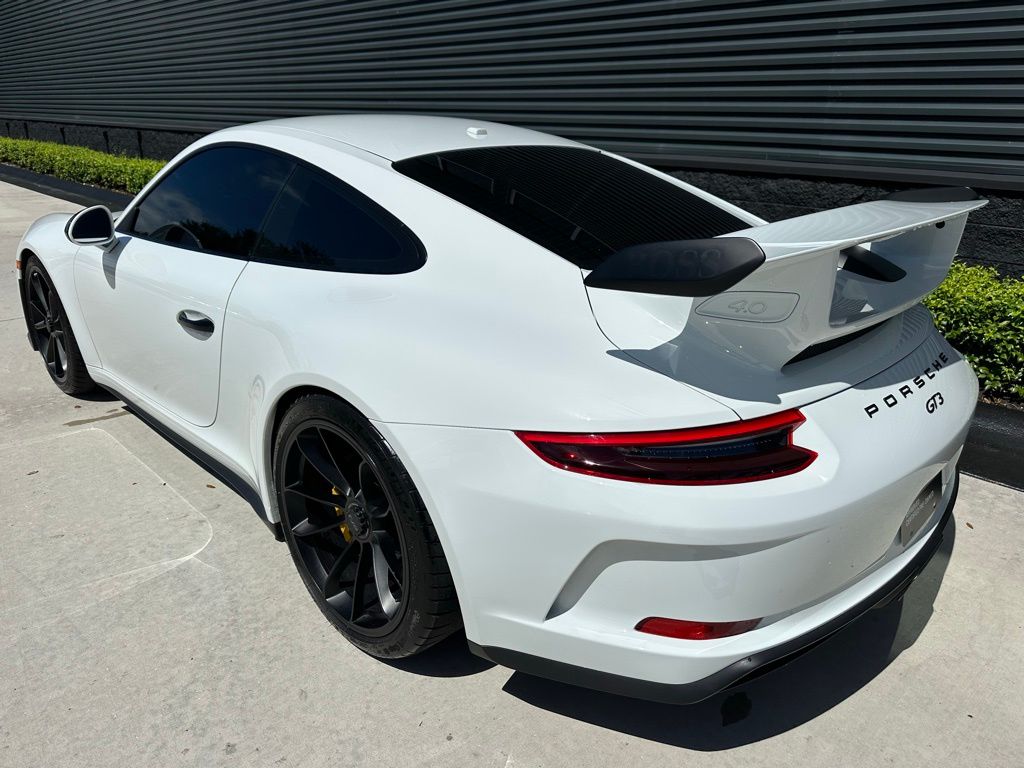 Thumbnail: 2018 Porsche 911 - 3