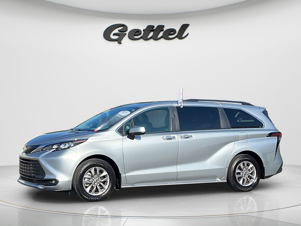 Celestial Silver Metallic 2025 Toyota Sienna Minivan Front-Wheel Drive Continuously Variable Transmission