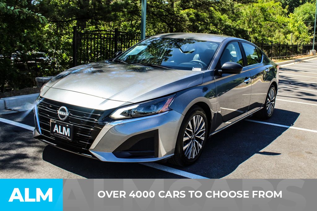 Used 2025 Gray Nissan 2.5 SV image 3