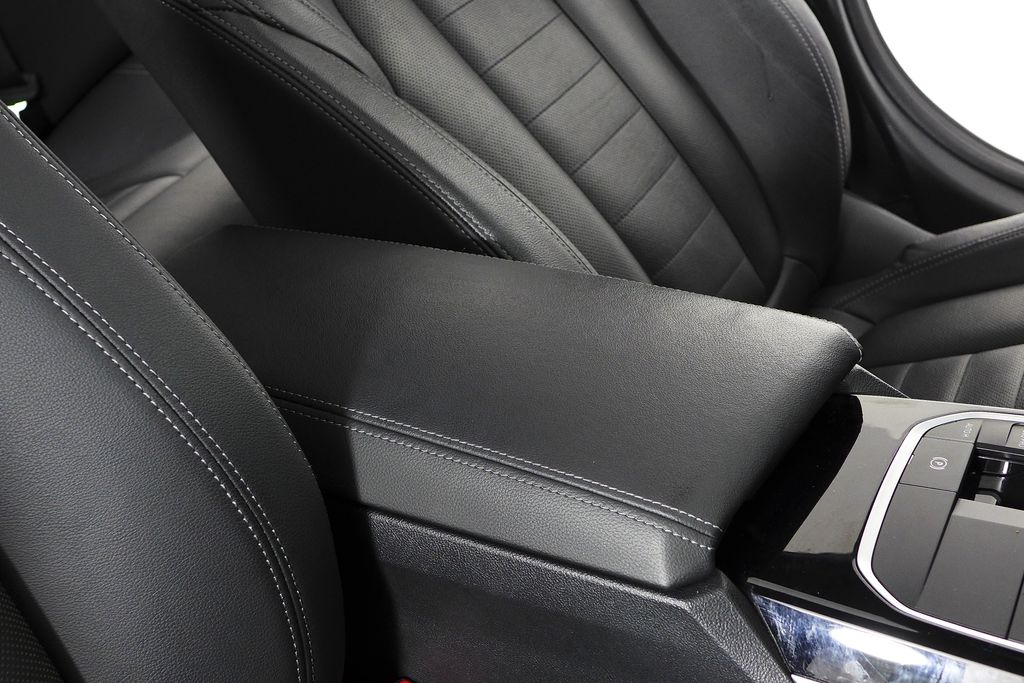 Thumbnail: 2023 BMW i4 - 16