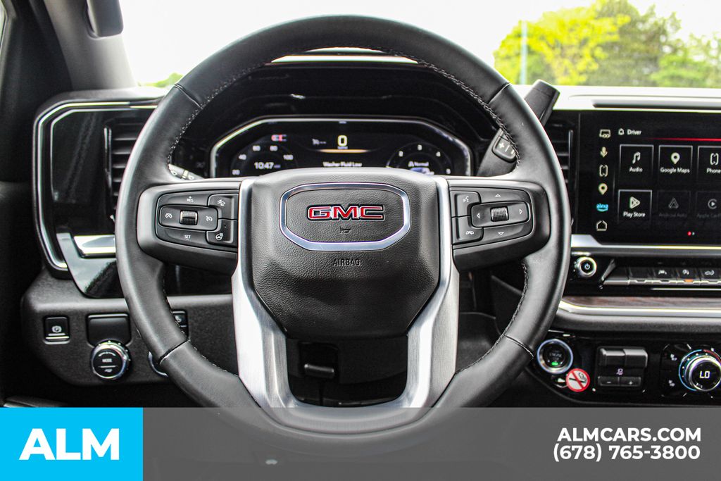 Used 2025 White GMC SLT image 23