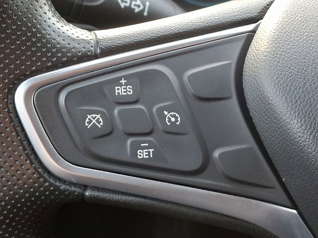 Thumbnail: 2022 Chevrolet Malibu - 21