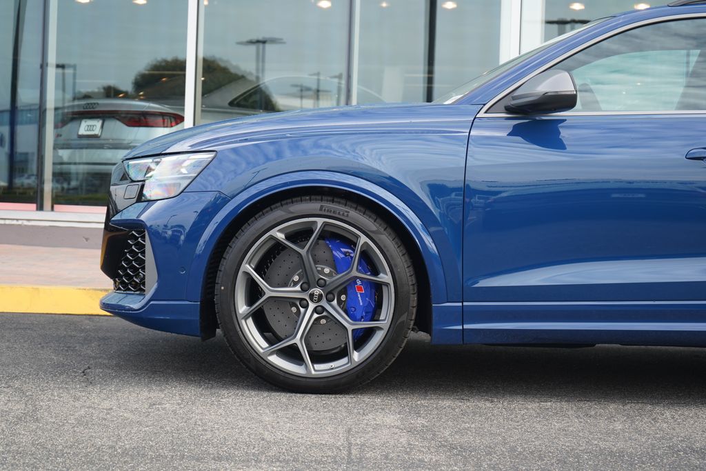 Thumbnail: 2026 Audi RS Q8 - 2