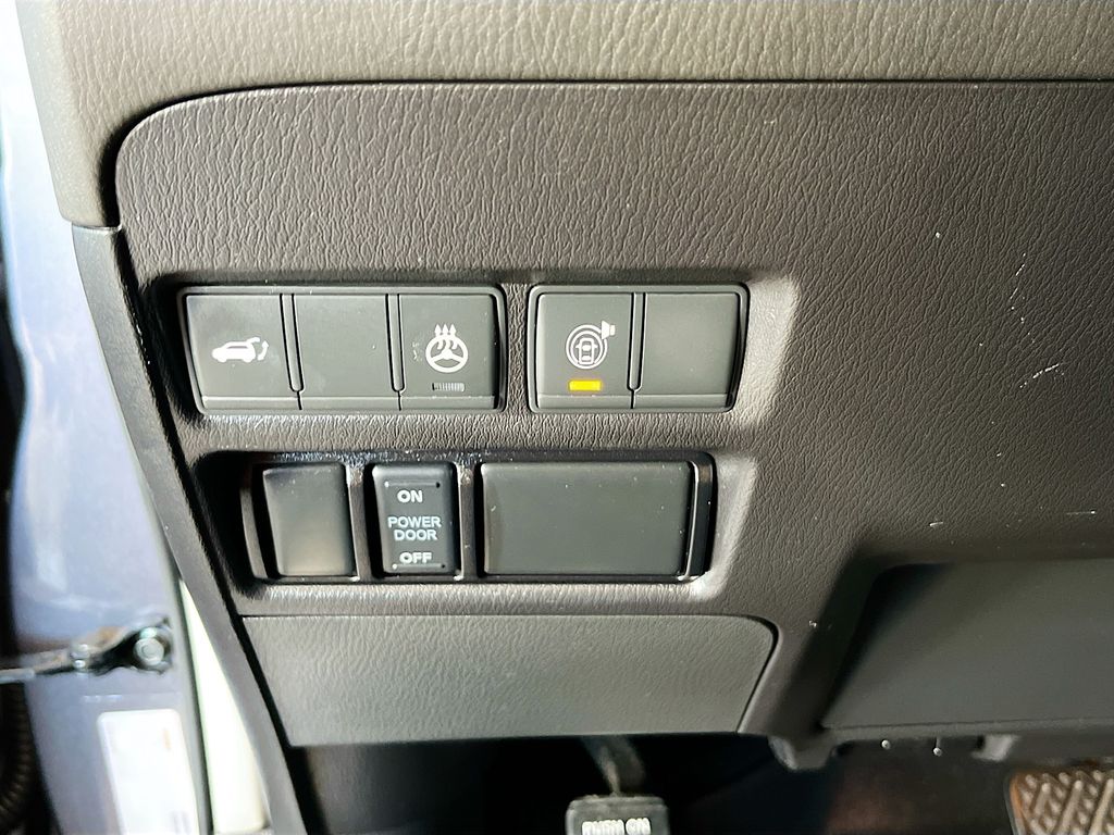 Used 2022 Gray INFINITI LUXE image 10