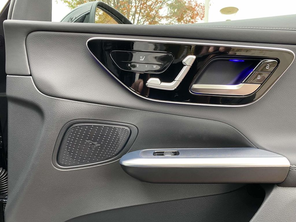 Thumbnail: 2025 Mercedes-Benz GLC - 11