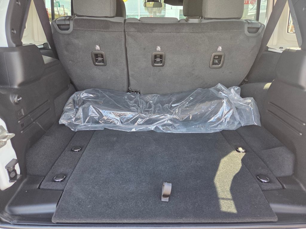 Used 2024 Jeep Wrangler SUV