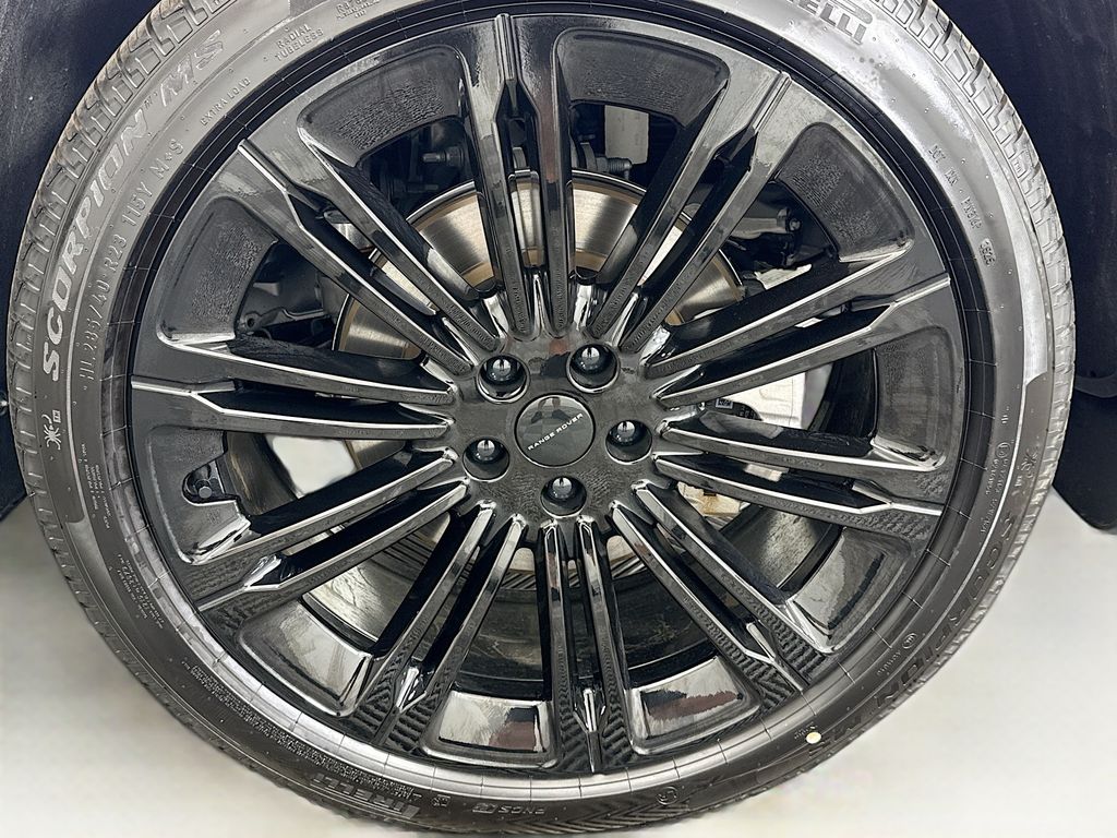 Thumbnail: 2026 Land Rover Range Rover - 30