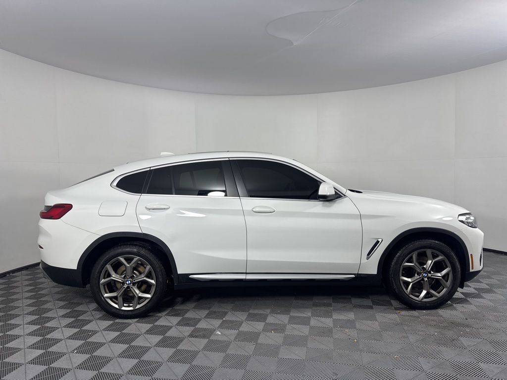Thumbnail: 2023 BMW X4 - 4