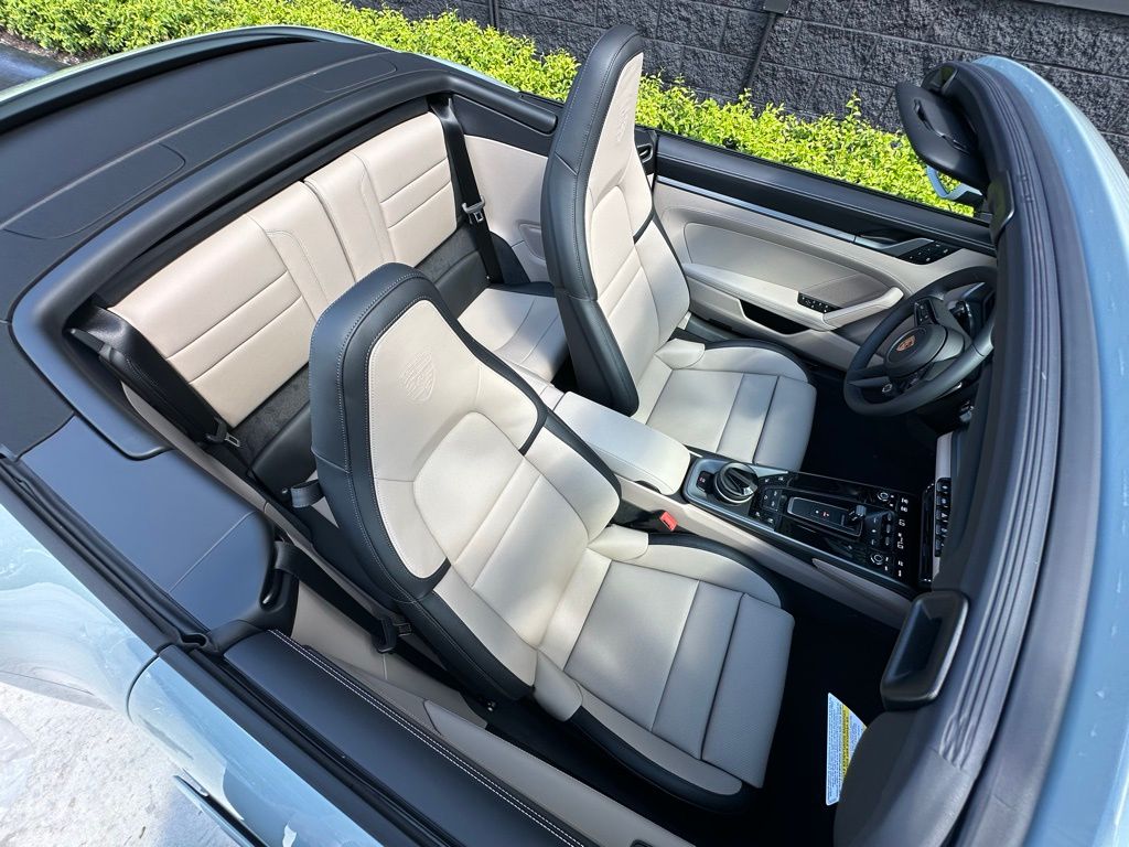 Thumbnail: 2026 Porsche 911 - 15