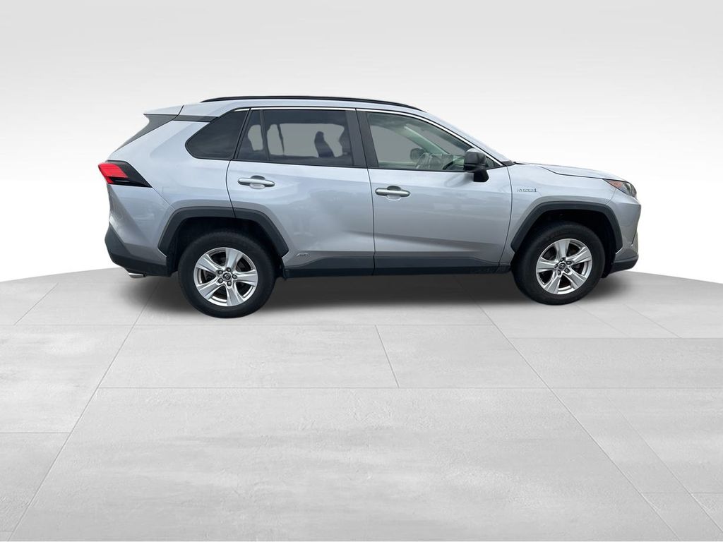 2019 Toyota RAV4 Hybrid LE 7