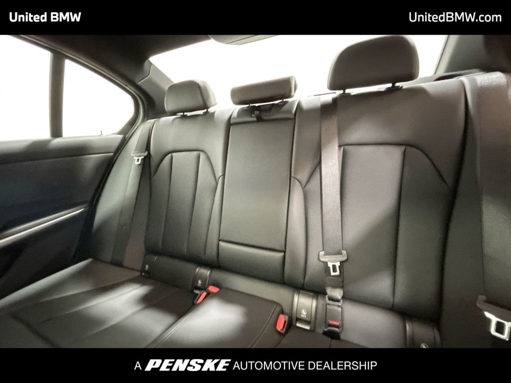 Thumbnail: 2025 BMW 3 Series - 21