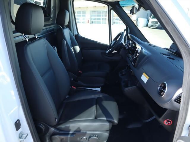 Thumbnail: 2026 Mercedes-Benz Sprinter - 21