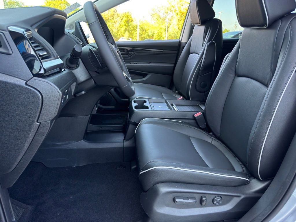 2026 Honda Odyssey Touring Silver at AutoSavvy Houston Southwest