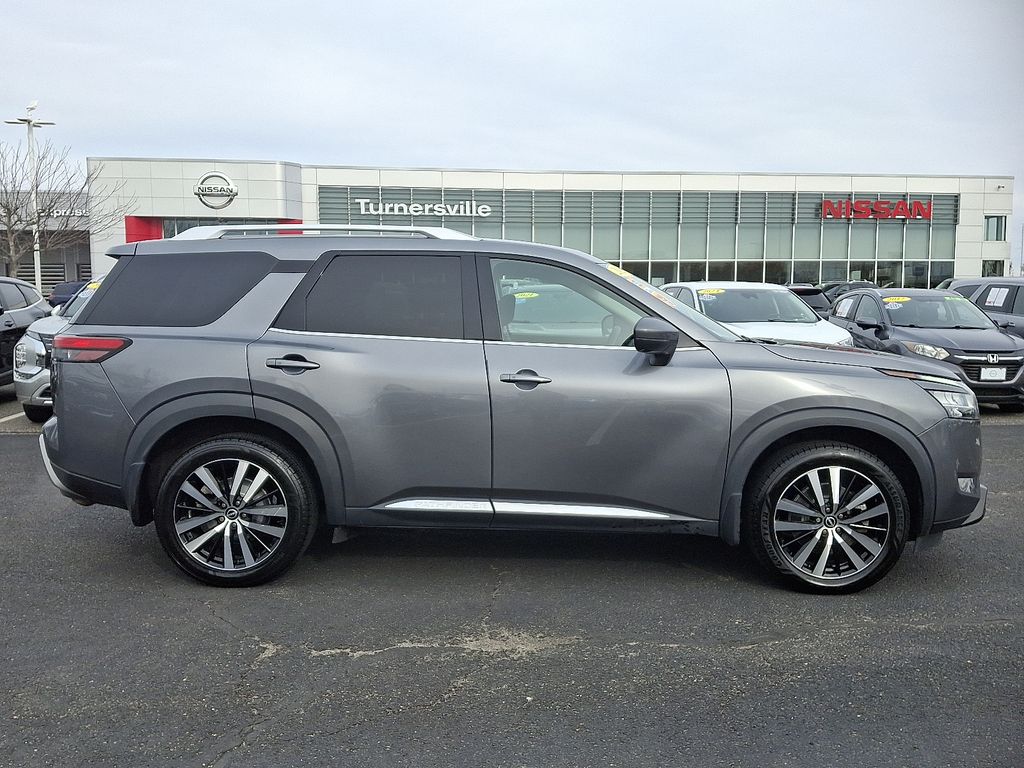 Thumbnail: 2023 Nissan Pathfinder - 7