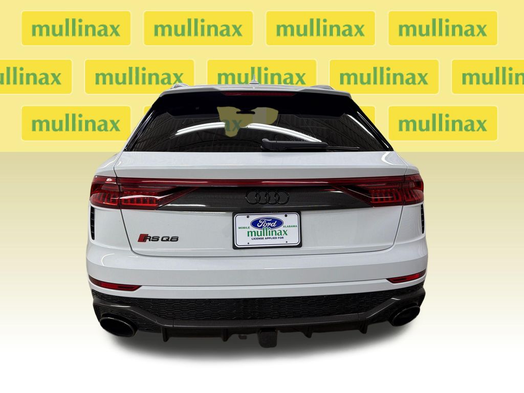 Used 2023  Audi 4.0T image 6