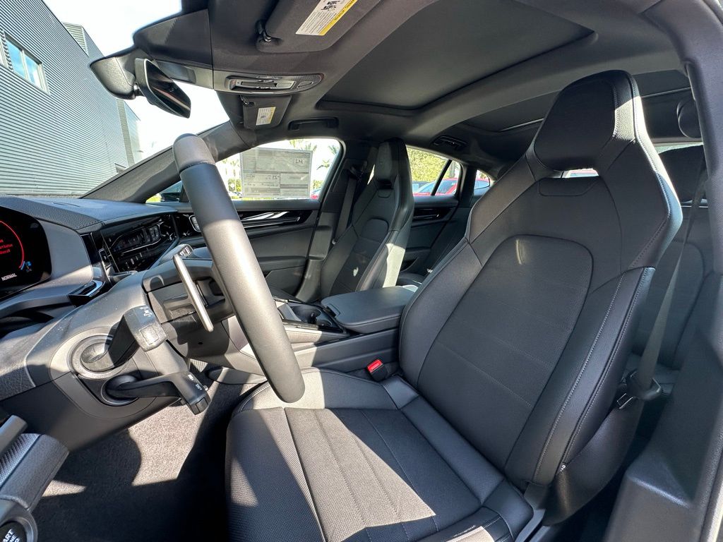 Thumbnail: 2026 Porsche Panamera - 5