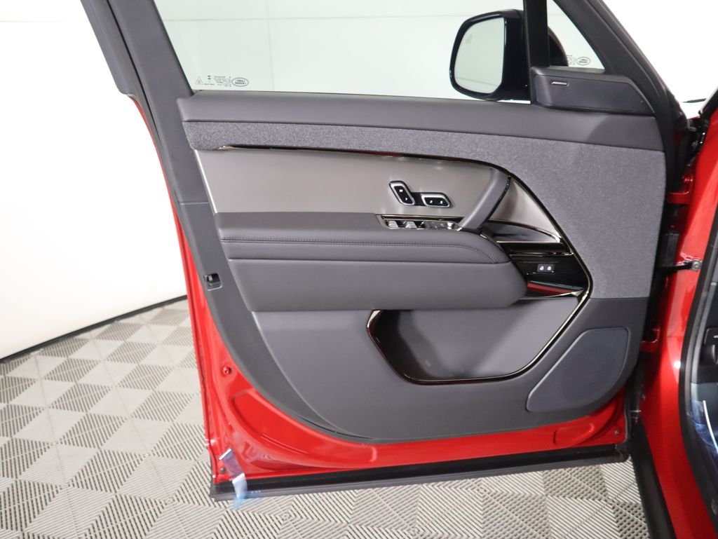 Thumbnail: 2026 Land Rover Range Rover Sport - 26