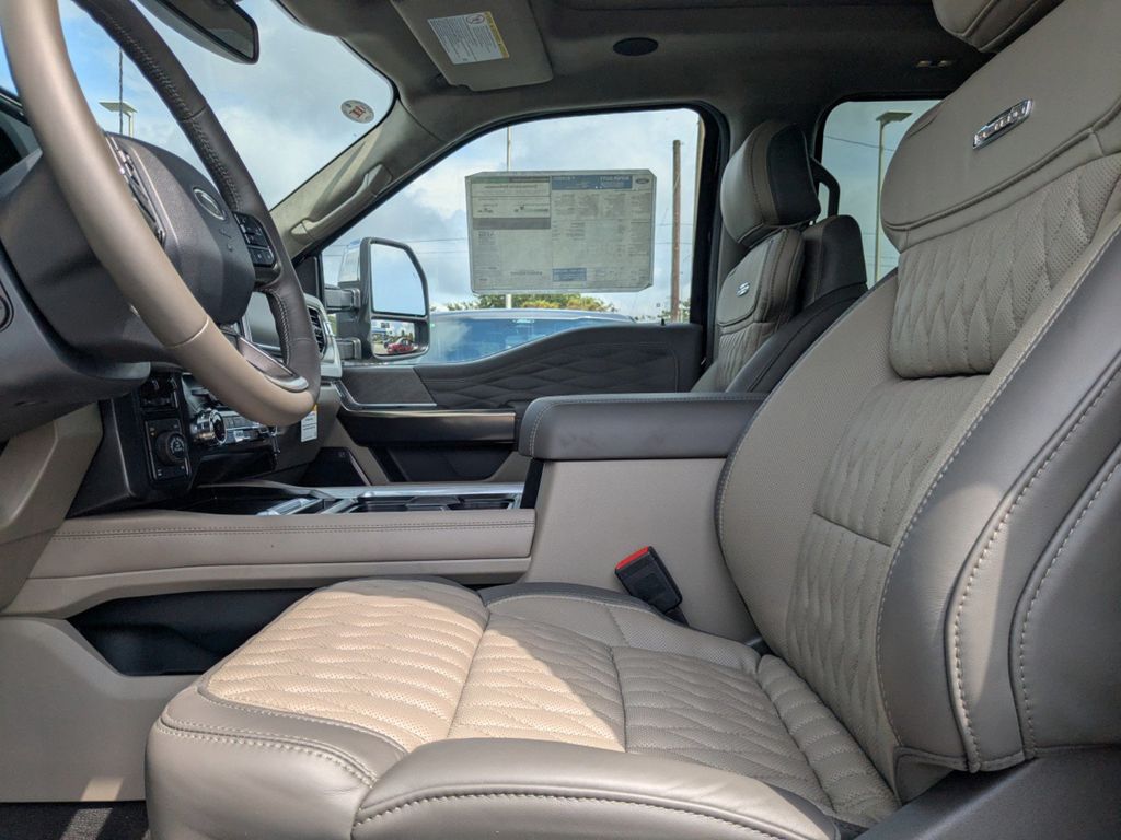 2025 Ford F-250 Super Duty Platinum