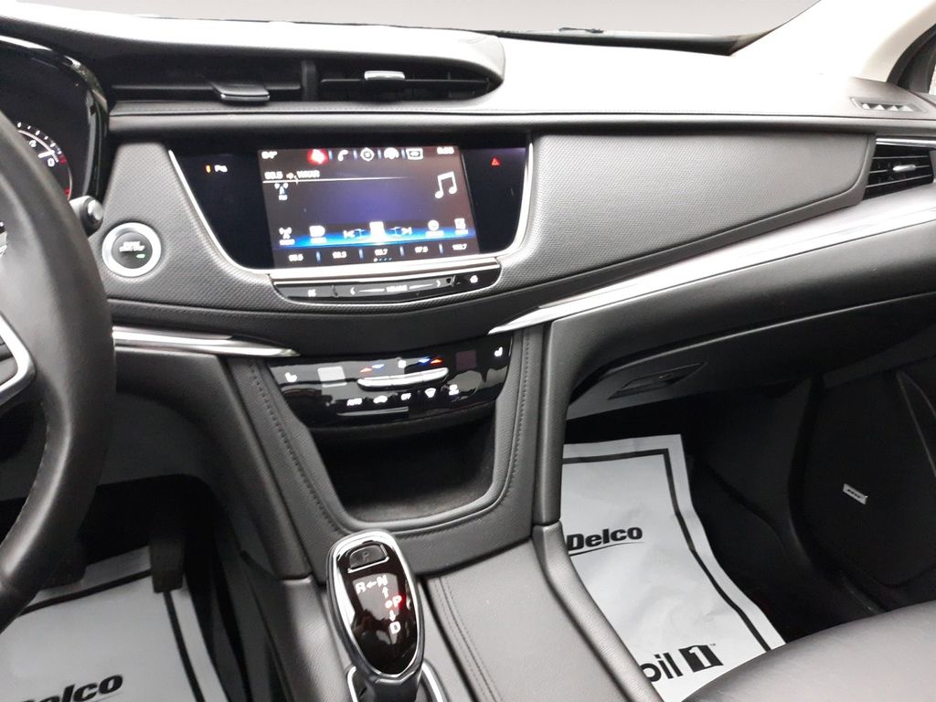 2017 Cadillac XT5 Luxury 23