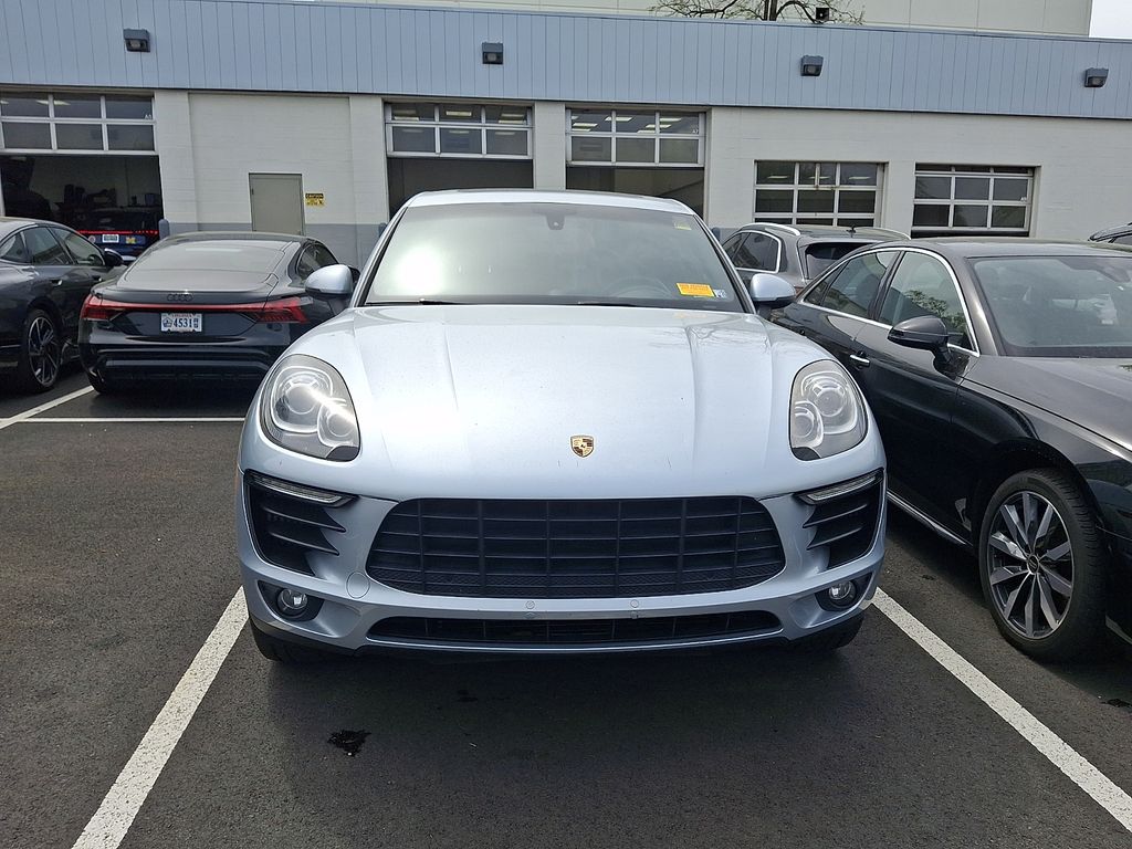 Thumbnail: 2016 Porsche Macan - 2