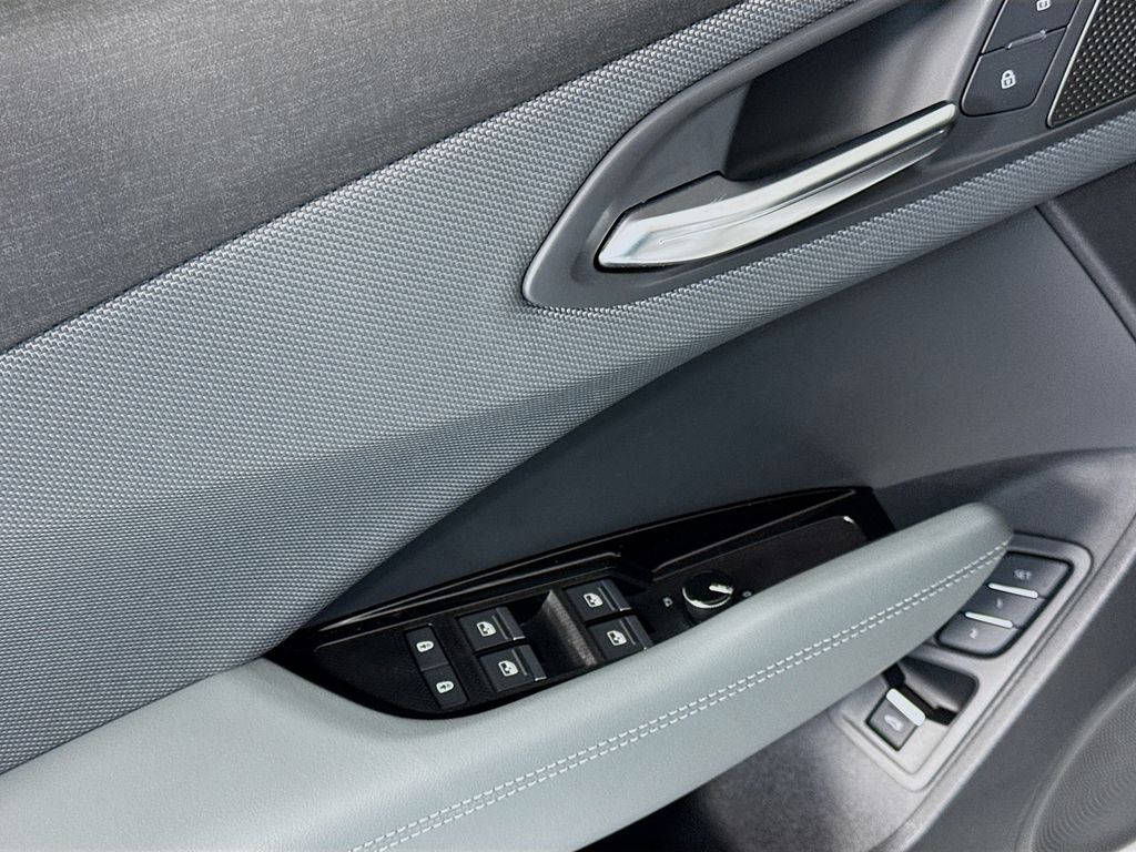 Thumbnail: 2026 Audi Q3 - 25