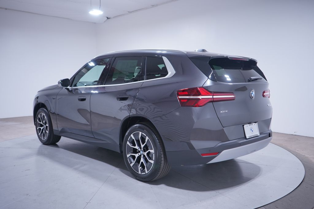 Thumbnail: 2026 BMW X3 - 3