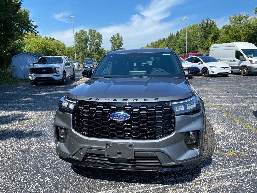 New 2026 Carbonized Gray Metallic Ford ST-Line image 10