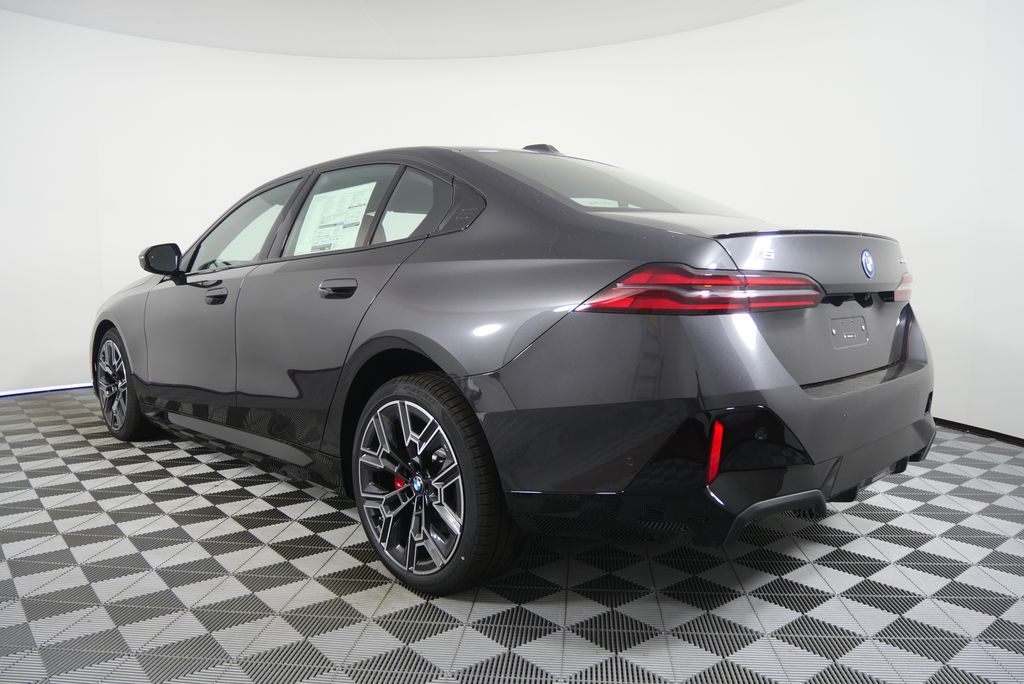 Thumbnail: 2026 BMW i5 - 5