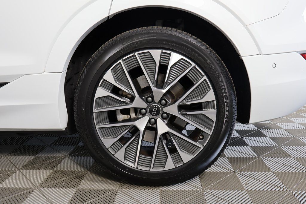 Thumbnail: 2024 Audi Q8 e-tron - 16