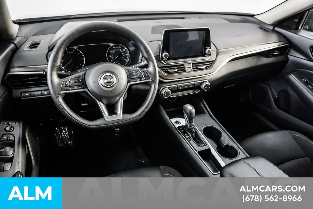 Used 2025 Black Nissan 2.5 SV image 21