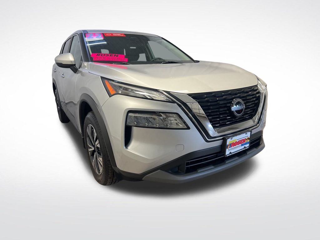 2022 Nissan Rogue SV photo
